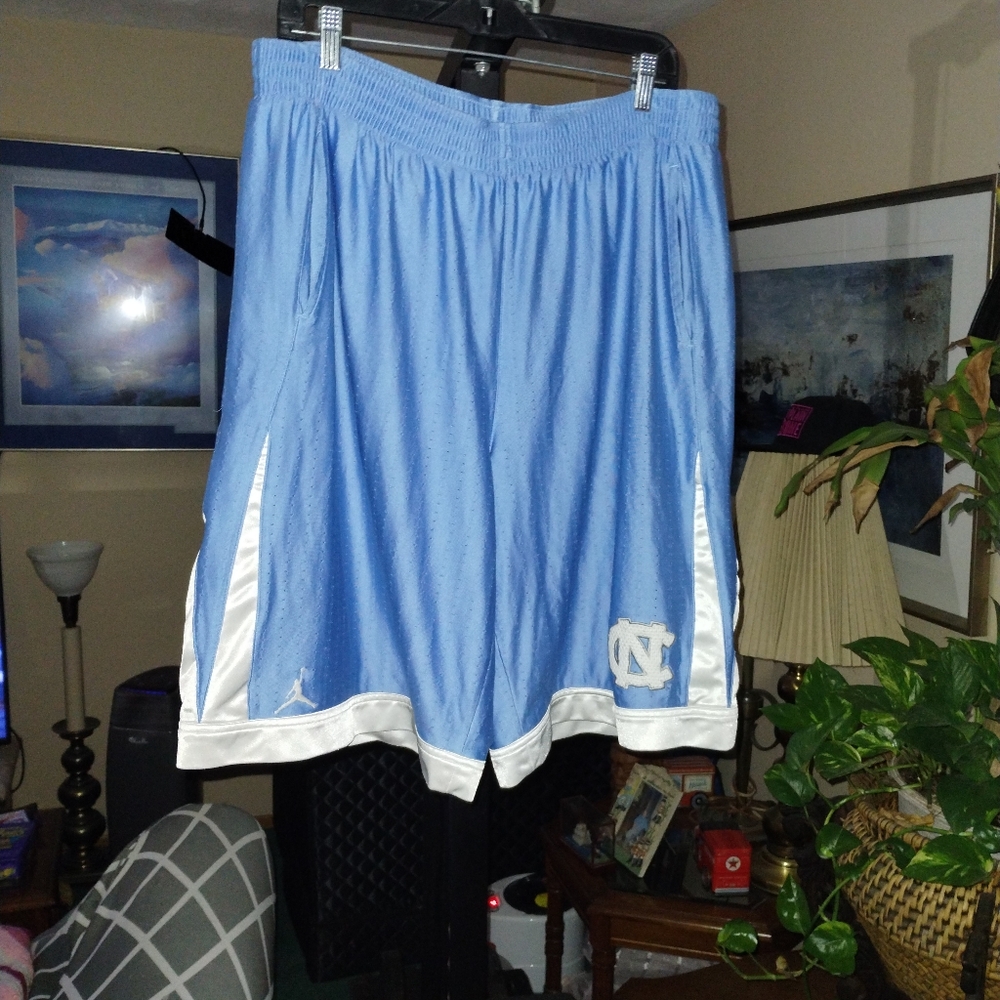 Men's Jordan North Carolina shorts size 2XL